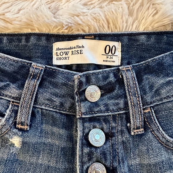 A&F Low Rise Short - Picture 4 of 4